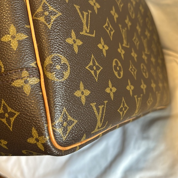 Louis Vuitton Deauville Authentic EUC - Picture 5 of 15
